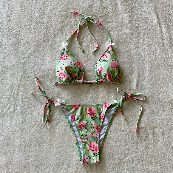 Floral Bikini - Picture 1 of 2